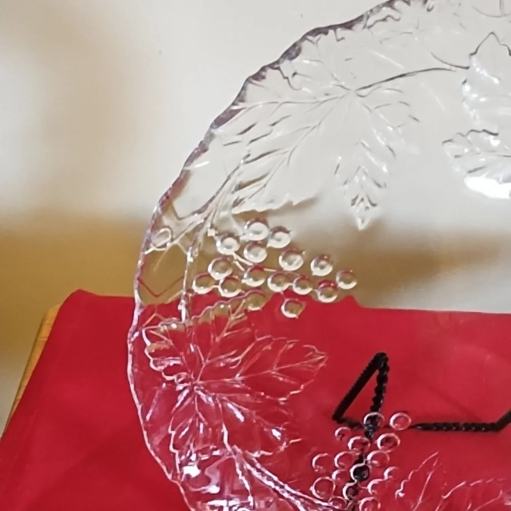 4 CLEAR PRESSED GLASS PLATES BYl CRISTAL D'ARQUES, & BRANDED BY ARCOROC  MALLORY